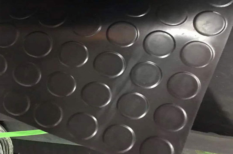 圓扣膠板